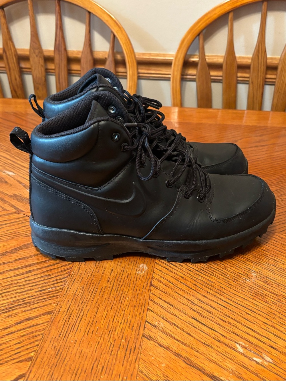 Nike Manoa Leather Triple Black Boots Men's Size 10.5 Mid Top